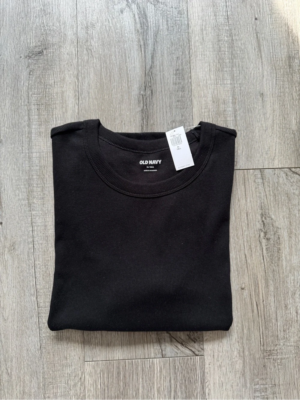 Old Navy Ribbed Black tee - Picture 7 of 7